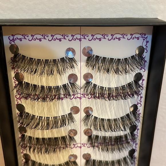 False lashes - Picture 2 of 2